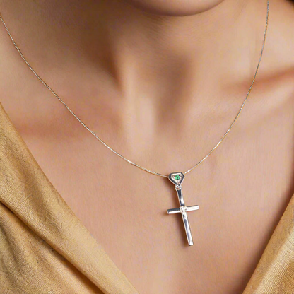 Sterling-Silver-Cross-Necklace-with-Colombian-Emerald-woman-LUCIGO_Jewelry