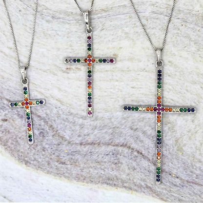 Colección de collares de cruz. Dije de cruz con rodio en cadena de plata para mujer